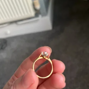 18ct diamond ring - Image 4