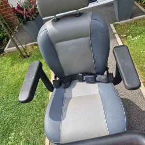Two mobility scooters – Kymco XL and Quingo Plus - Image 6