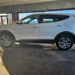 2013 Hyundai Santa Fe 2.2 CRDi Style 2WD Estate - Image 8
