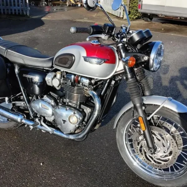 2017 Triumph Bonneville T120 1200cc Red 1289 Miles