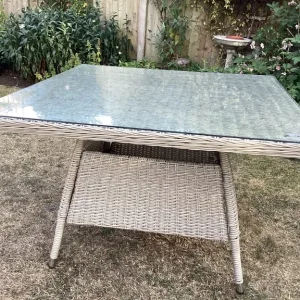 Rattan garden table - Image 2
