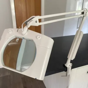 Desktop anglepoise magnifying light - Image 2
