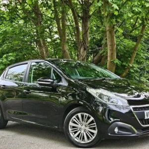 2018 Peugeot 208 1.2 PureTech Signature Euro 6 (s/s) 5dr Hatchback Petrol Manual