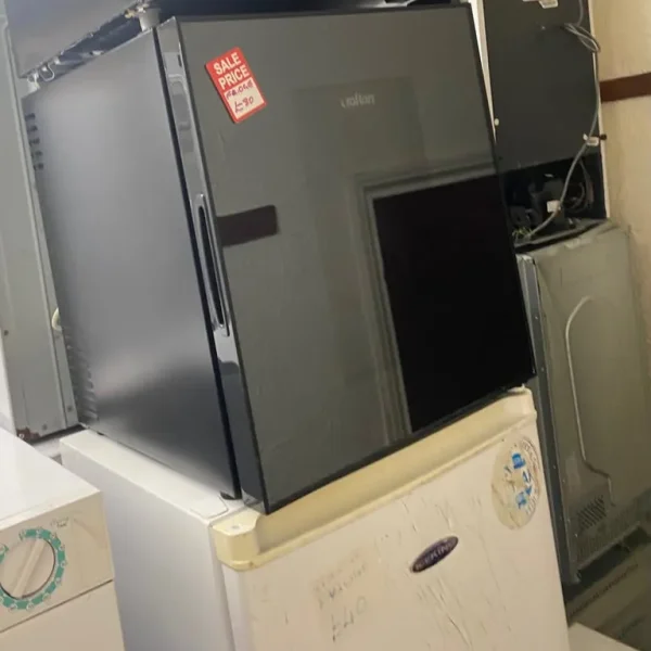 black crofton like new tabletop fridge