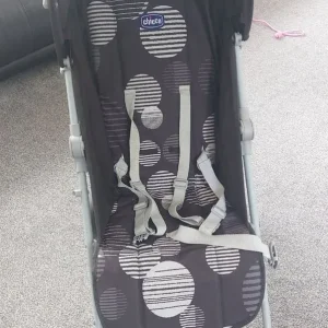 Chicco umbrella fold stroller - Image 2