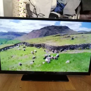 32-inch LED Smart TV with Freeview and WiFi - Image 3