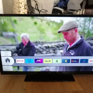 32-inch LED Smart TV with Freeview and WiFi - Image 6