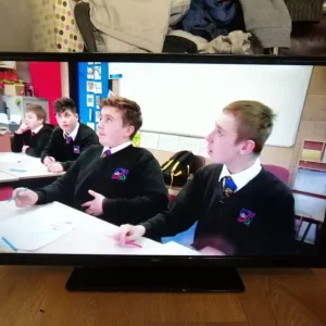 32-inch LED Smart TV with Freeview and WiFi - Image 8