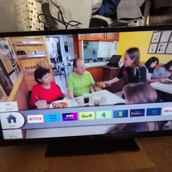 32-inch LED Smart TV with Freeview and WiFi