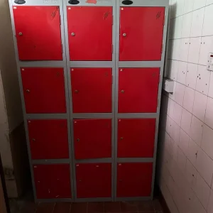 Several sets of lockers (with keys and master key)