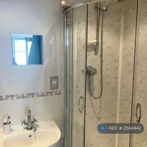 2 bedroom flat in Victoria Court, llanwrtyd-wells, Powys - Image 8