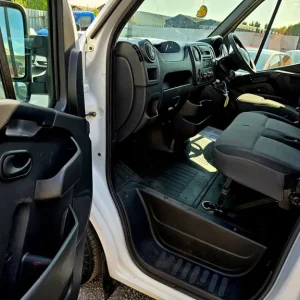 2019 Renault Master DCi 110 3T5 H2 Comfort Van Panel Van Diesel Manual - Image 6