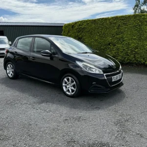 2015 Peugeot 208 1.6 HDi 5-door hatchback - Image 6