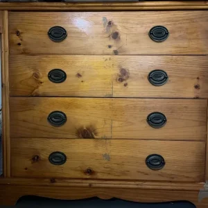 Wooden chest of drawers