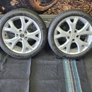 Mazda Genuine 17-inch alloy wheels with 5 tyres
