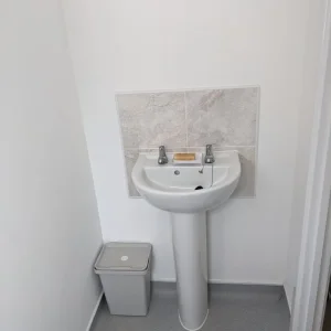 1 bed house in pwllheli - Image 7