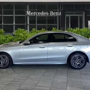 2024 Mercedes-Benz C300e AMG Line 4-door saloon - Image 3
