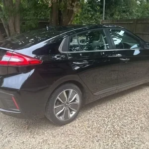 2017 Hyundai IONIQ 1.6 h-GDi Premium SE DCT Euro 6 Hybrid Hatchback - Image 4