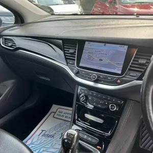2017 Vauxhall Astra 1.4i Turbo Elite Nav Hatchback - Image 7