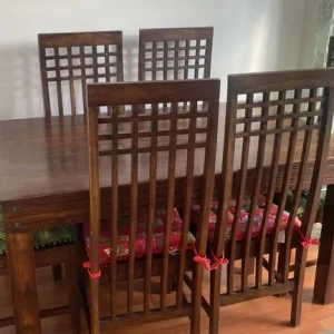 Dining table and 6 chairs - Image 2