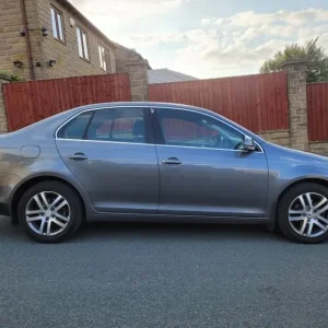 2010 Volkswagen Jetta 1.4 TSI SE 6-Speed Manual - Image 2