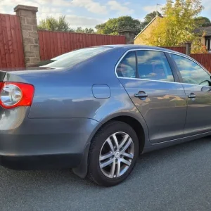 2010 Volkswagen Jetta 1.4 TSI SE 6-Speed Manual - Image 3