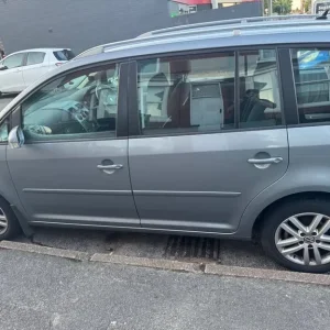 Volkswagen Touran 2008, 1.9 TDI, 5-door MPV - Image 2