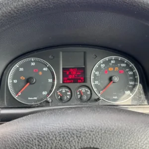 Volkswagen Touran 2008, 1.9 TDI, 5-door MPV - Image 4