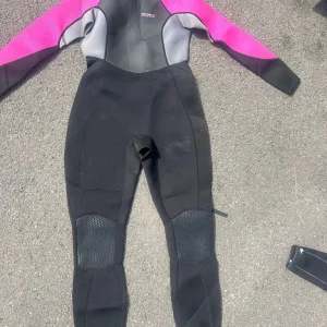 wet suit , black and pink
