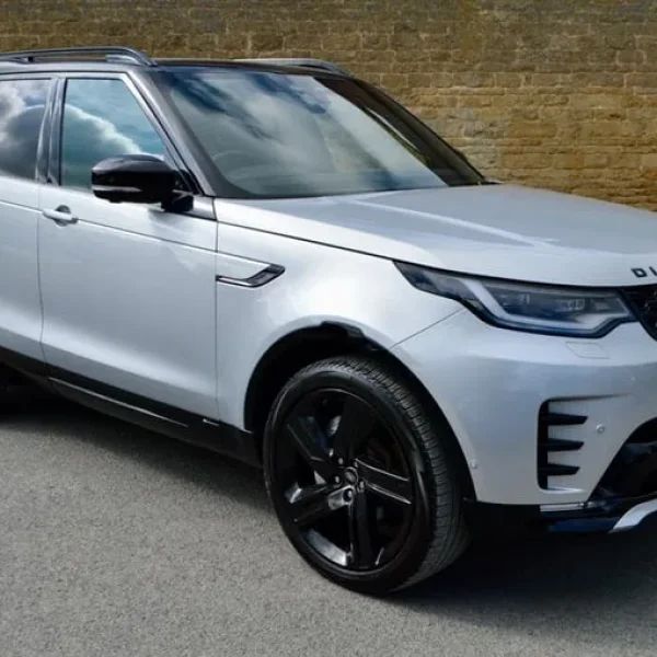 2021 Land Rover Discovery 3.0 D300 MHEV R-Dynamic HSE SUV 5dr Diesel Auto 4WD Euro 6 (s/s)