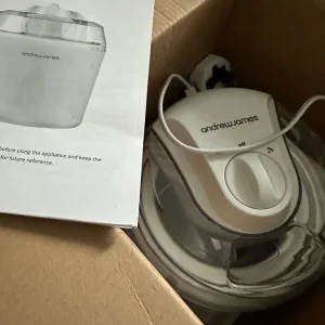 Ice cream maker in box with instructions - Image 2