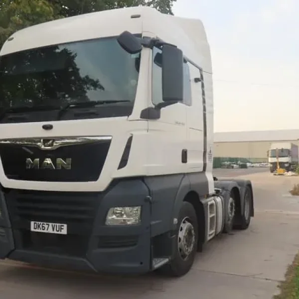 2017 MAN TGX 26.460 491KLM MOT 12/25 6X2 FRIDGE AIRCON