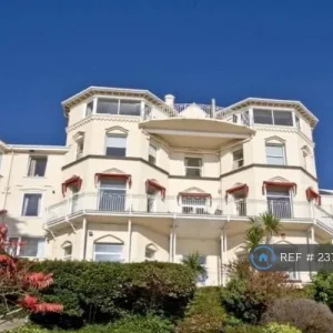 1 bedroom flat with sea views in Bayfort Mansions - Image 4