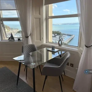 1 bedroom flat with sea views in Bayfort Mansions - Image 6