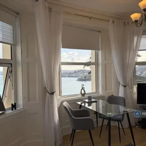 1 bedroom flat with sea views in Bayfort Mansions - Image 7