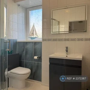 1 bedroom flat with sea views in Bayfort Mansions - Image 8