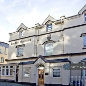 1 bedroom flat with sea views in Bayfort Mansions