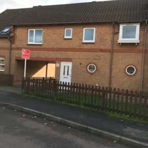 2-bedroom coach house flat with garden and garage