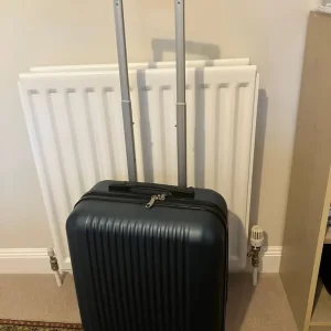 Navy hard shell suitcase - Image 3