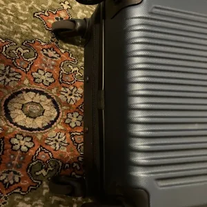 Navy hard shell suitcase - Image 4