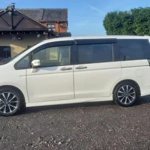 Honda Stepwagon Spada Cool Spirit 2.0 Petrol Auto 8-Seater White 2014 - Image 3