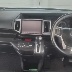 Honda Stepwagon Spada Cool Spirit 2.0 Petrol Auto 8-Seater White 2014 - Image 6