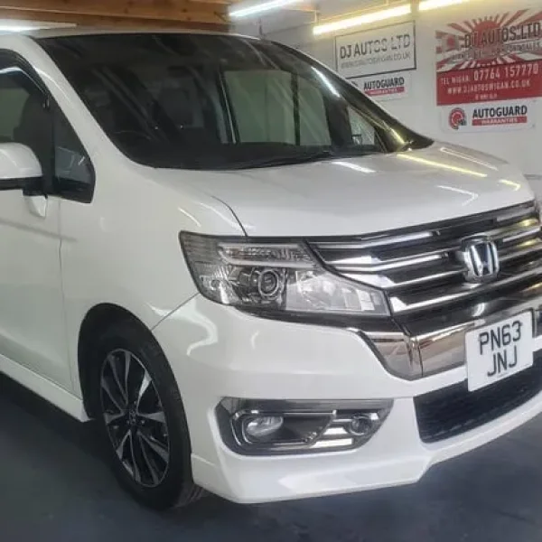 Honda Stepwagon Spada Cool Spirit 2.0 Petrol Auto 8-Seater White 2014