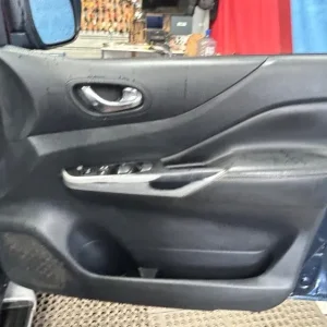 2017 Nissan Navara Tekna dCi 4x4 Diesel Manual - Image 6