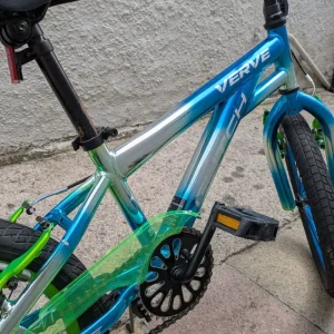 18 Inch Glitch Bike Metallic Blue and Green - Image 3