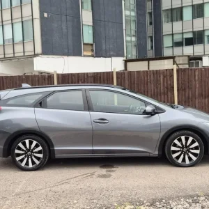 2016 Honda Civic 1.8 i-VTEC SE Plus Tourer Auto Euro 6 5dr Estate Petrol - Image 3