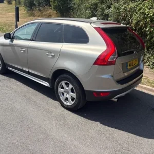 2011 Volvo XC60 2.0 D3 DRIVe SE Euro 5 (s/s) 5dr Diesel - Image 2