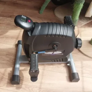 MagnaTrainer compact cycle exercise machine
