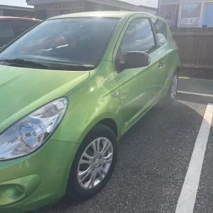 Hyundai i20 hatchback 2009 manual 1248cc 3-door - Image 7