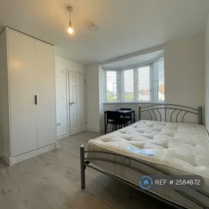 Studio flat in Queensland Avenue, jaywick, Clacton-on-Sea